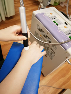 近赤外線(レーザー治療器)